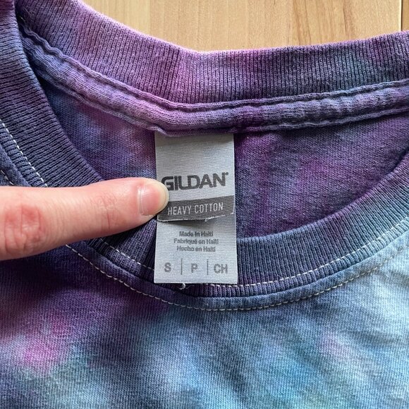 Gildan Unisex Adults Purple Blue Fuchsia Dyed T-Shirt size Small CUSTOM TIE-DYED - Picture 3 of 5